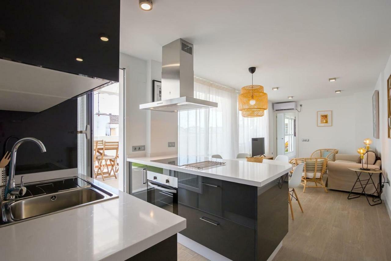 Triana Deluxe Skyview Apartment Seville Luaran gambar