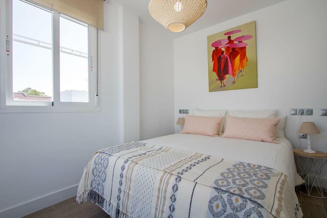 Triana Deluxe Skyview Apartment Seville Luaran gambar