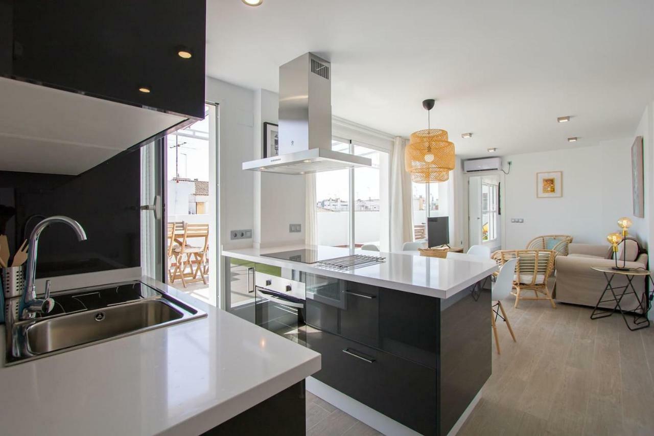 Triana Deluxe Skyview Apartment Seville Luaran gambar