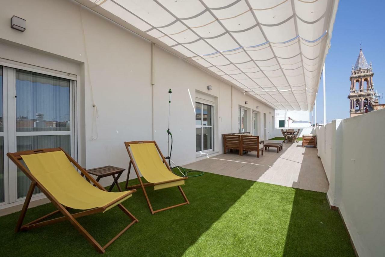 Triana Deluxe Skyview Apartment Seville Luaran gambar